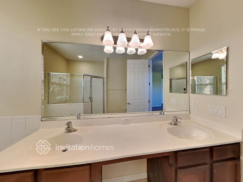 Building Photo - 20354 Chestnut Grove Dr