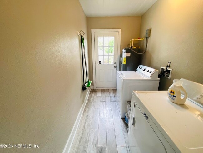 Building Photo - 4808 Lawnview St