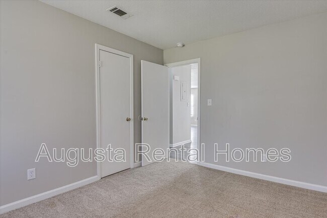 Building Photo - 171 Chalet North CT