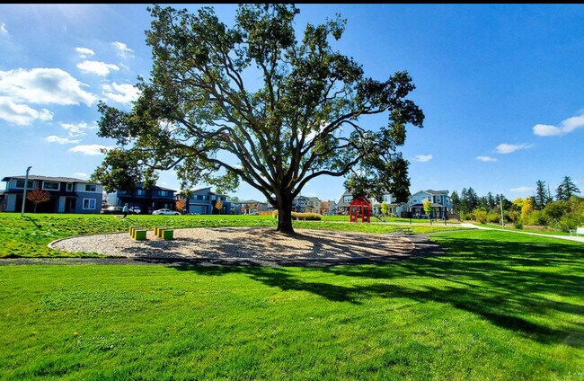 Building Photo - 7635 SE Roaring Ln