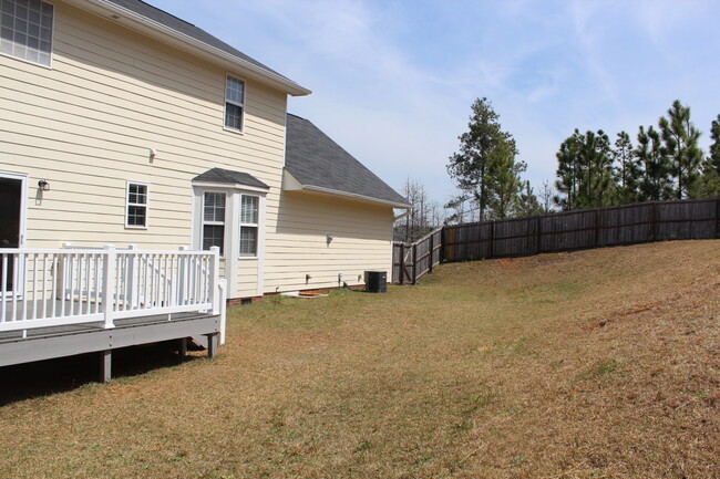 Building Photo - Stonegate