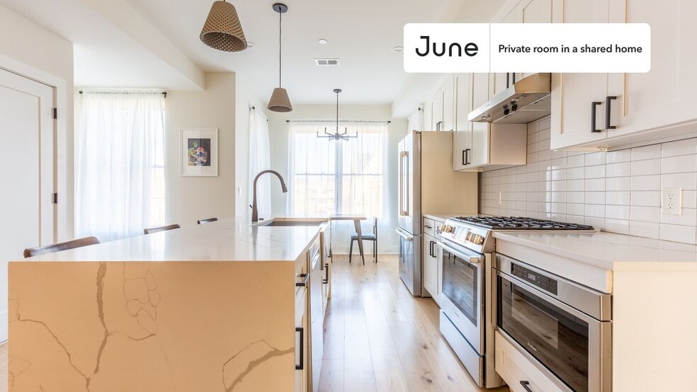 Building Photo - Room in Shared 2 bed/2.5 bath home in Columbia Heights