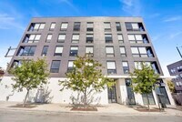 Building Photo - 2400 W Wabansia Ave