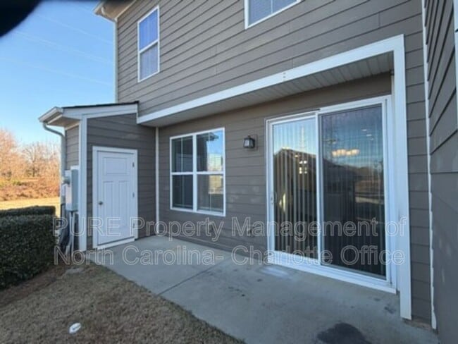 Building Photo - 2731 Tranquil Oak Pl