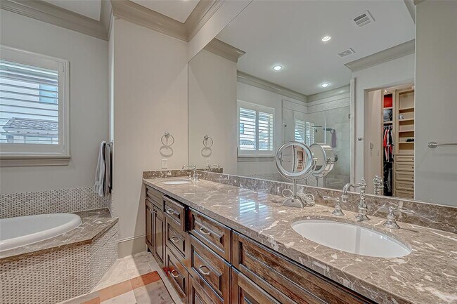 Building Photo - 311 Calle Sevilla Pl