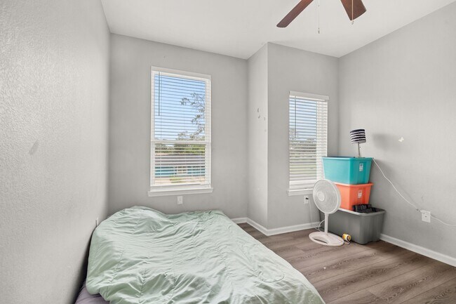 Building Photo - 8534 Woodlyn Rd