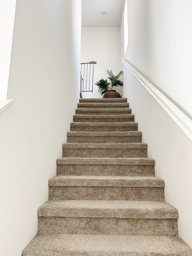 Building Photo - 365 Fitzpatrick Rd