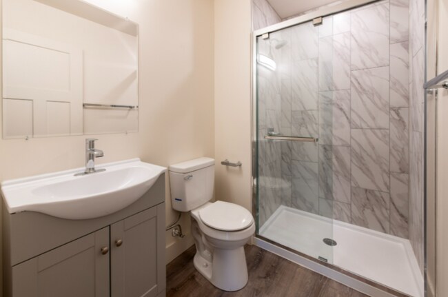 Building Photo - 911 S Main-911-301