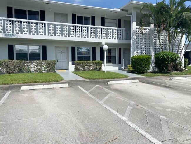 Building Photo - 13889 Royal Palm Ct