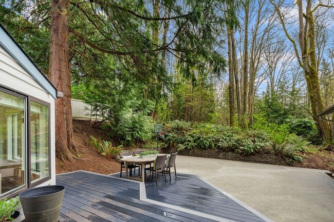 Building Photo - Modern Elegance Meets Island Living! |8475...