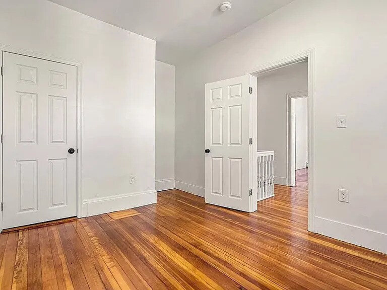 Building Photo - 27 Hancock St