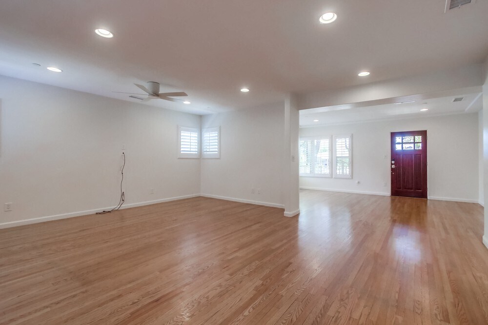 Building Photo - 4747 Rolando Blvd
