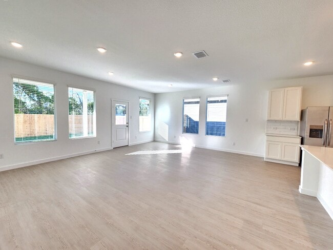 Building Photo - 6814 Welsh Dr