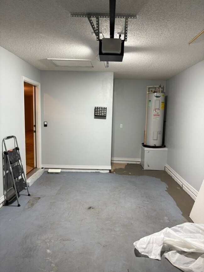 Building Photo - 311 Dahlquist Dr