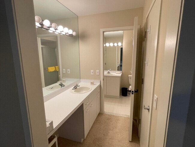 Building Photo - 6289 Lindsay Ct