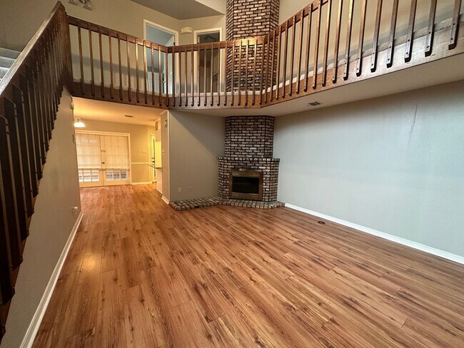 Building Photo - Beautiful Central Shreveport Home