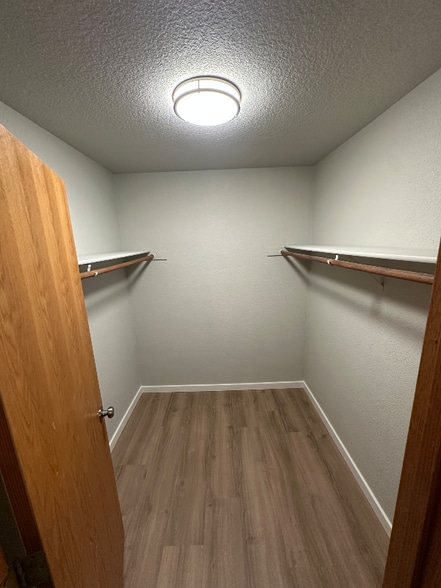 Building Photo - 1917 Trumpet Dr