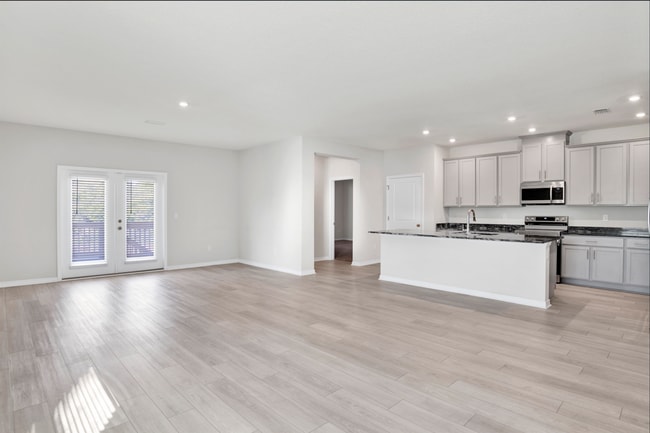 Building Photo - Spacious 4 bed cul-de-sac home in Bellview