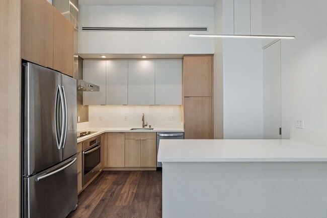 Building Photo - Historic Charm with Live-Work Flexibility in Downtown Honolulu