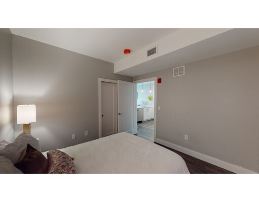 Building Photo - 253 Walden St