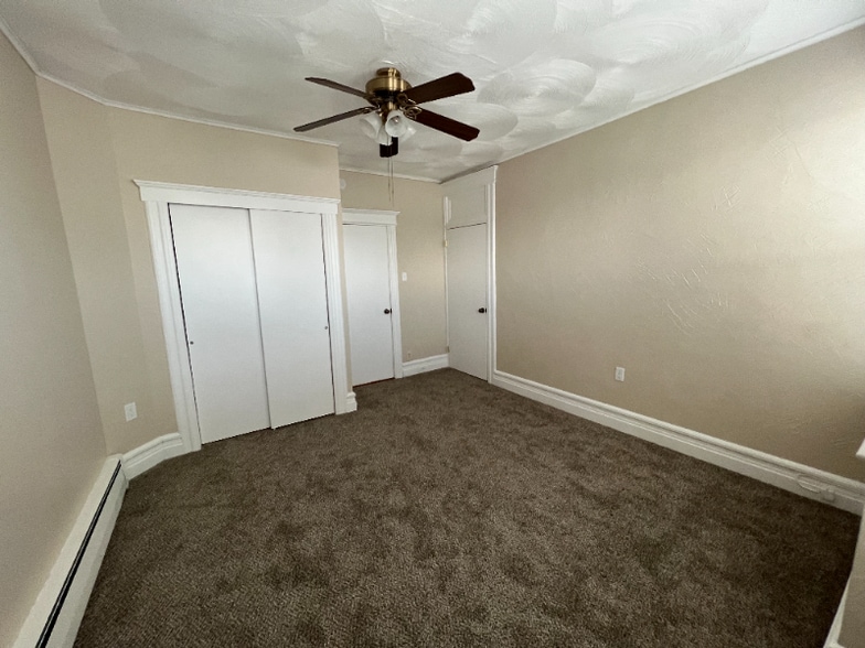 Building Photo - 469 Halsted St