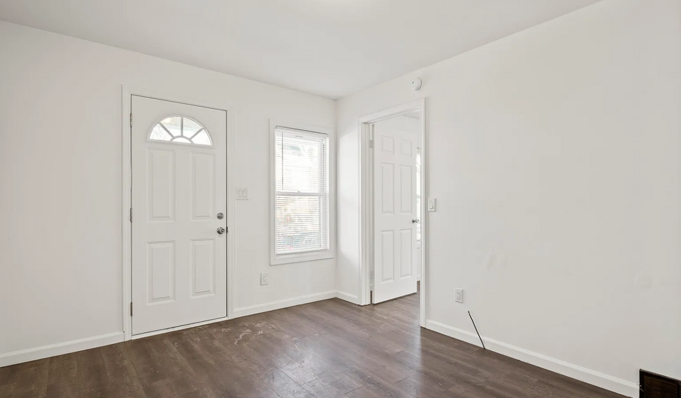 Building Photo - 17 Wilmot St