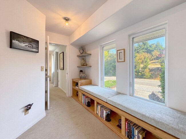 Building Photo - Stunning Home for Lease in Diamond Point
