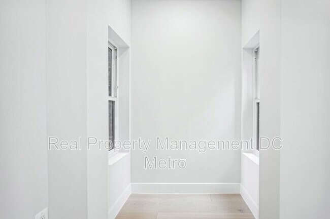 Building Photo - 1112 6th St NW