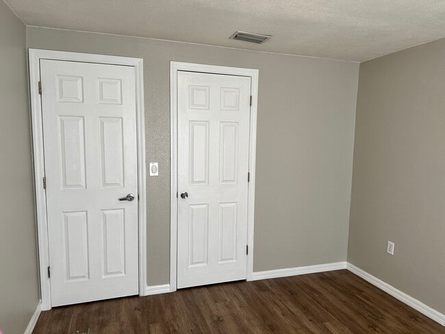 Building Photo - 38421 13th Ave