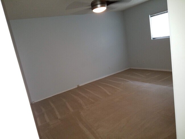 Building Photo - 6425 Southpoint Dr
