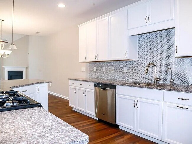 Building Photo - Earn Wealth While Leasing - Like a Homeowner - Lease to Own