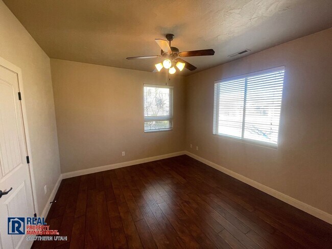 Building Photo - Large Washington Fields Home