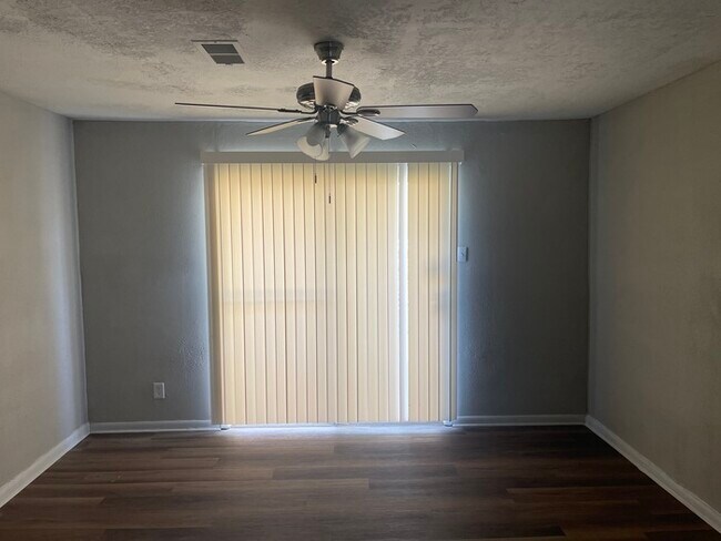 Building Photo - 5458 Osprey Dr. Houston, TX 77048