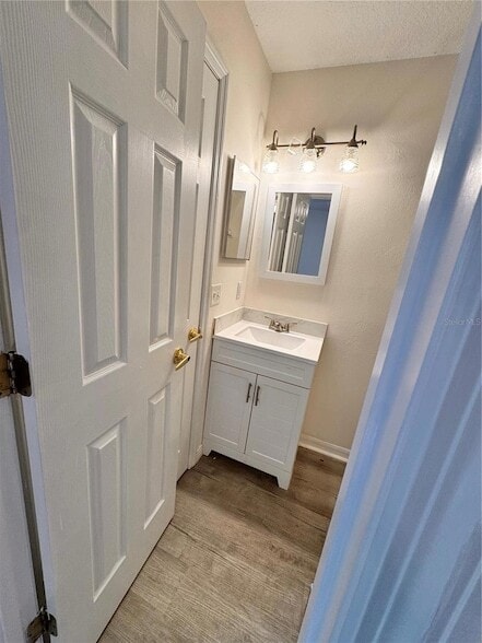 Building Photo - 421 Australian Way