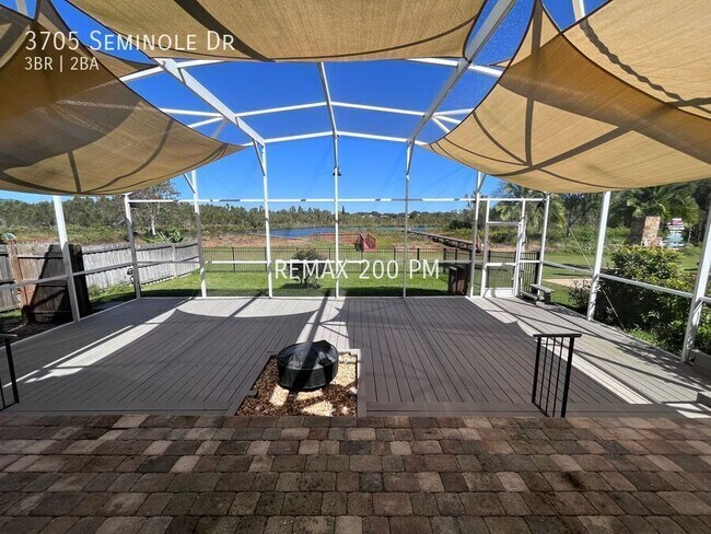 Building Photo - 3705 Seminole Dr