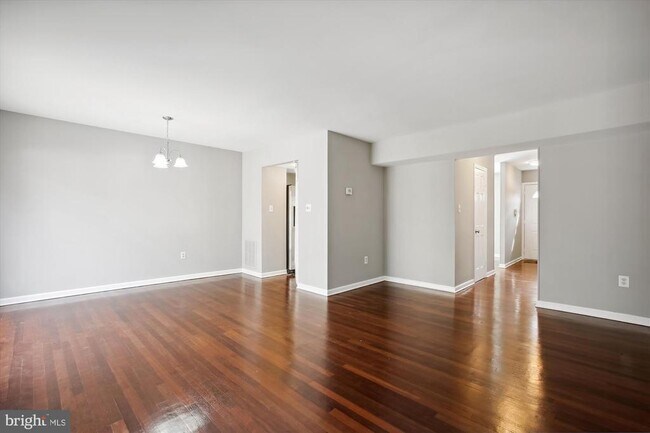 Building Photo - 1962 Mariner Ln