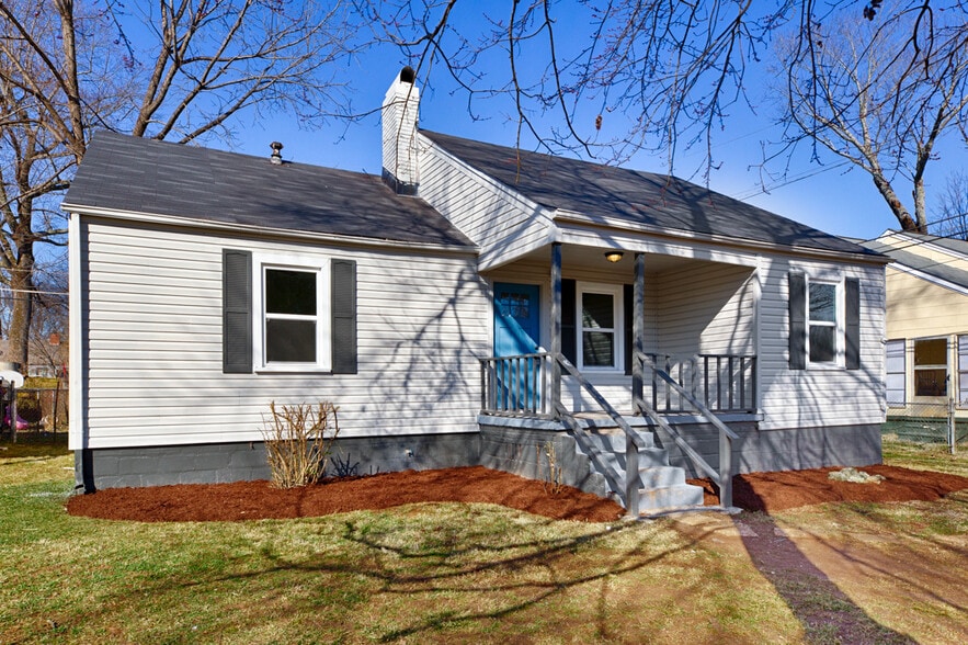 Building Photo - 2206 Walnut St SW