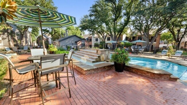 Building Photo - 18800 Lina St