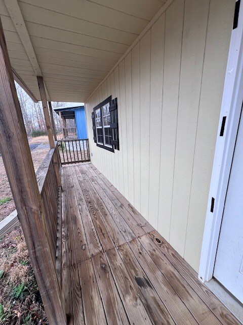 Building Photo - 73 Redbud Trl