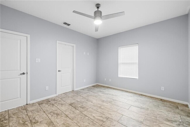 Building Photo - 17 S Colt Ln