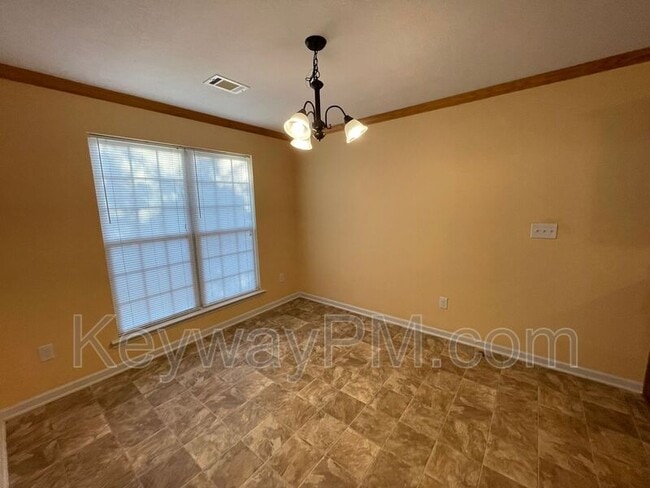 Building Photo - 811 Oshields Ct