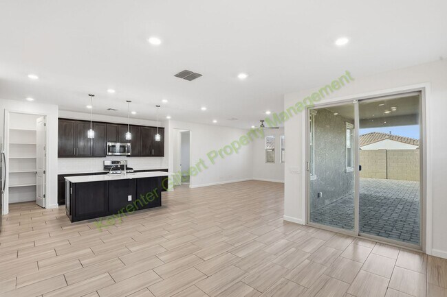 Building Photo - Modern Mesa Living in a Prime East Valley Location