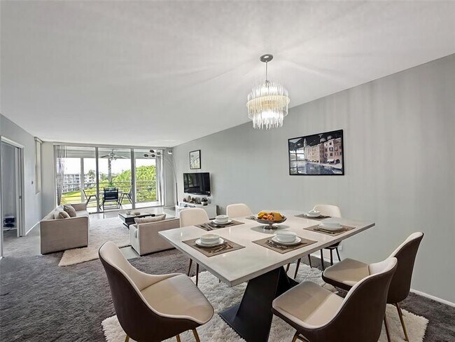 Primary Photo - 535 Oaks Dr