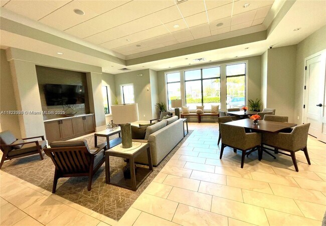 Building Photo - 2112 Appleton Cir S