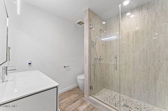 Building Photo - 4 bed, 2 1/2 bath home in the Racquet Club...