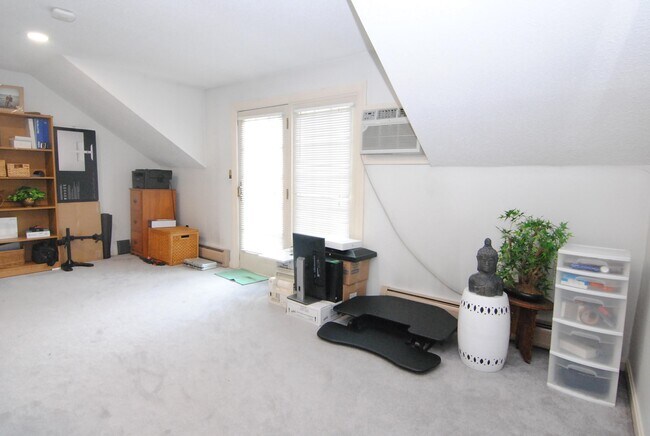 Building Photo - 7 Meadowview Cir