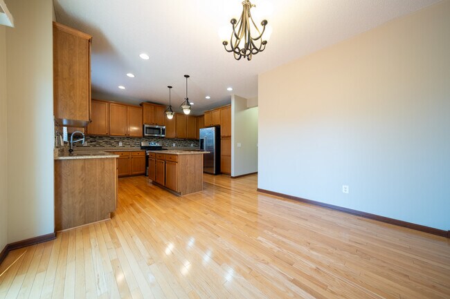 Building Photo - 16549 Dodd Ln