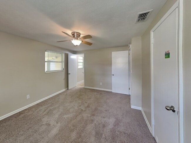 Building Photo - 6158 Verdes Rd