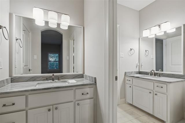 Building Photo - 6405 Royal Ln