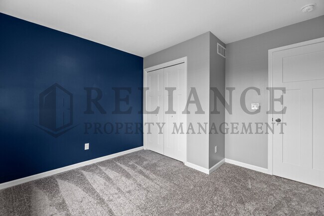 Building Photo - 1558 N Aster Cir